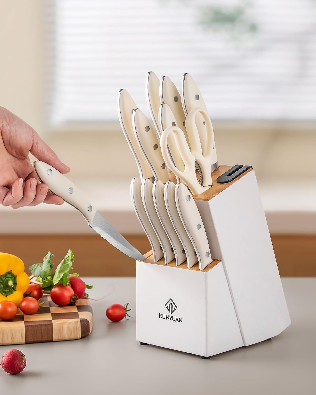 Knife Set, KUNYUAN 15 pieces Knife Sets for Kitchen,High Carbon German Stainless Steel Knife Block Set with Built in Sharpener Block,Dishwasher Safe Kitchen Knives, White