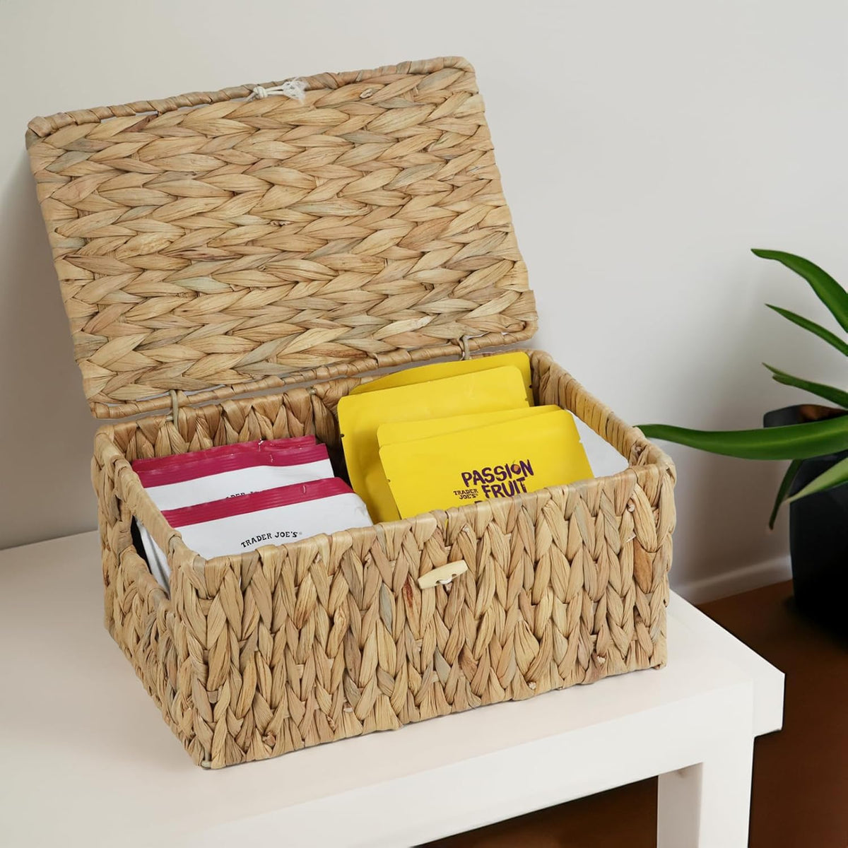 ORDELITE Water Hyacinth Wicker Storage Basket with Lid, Medium