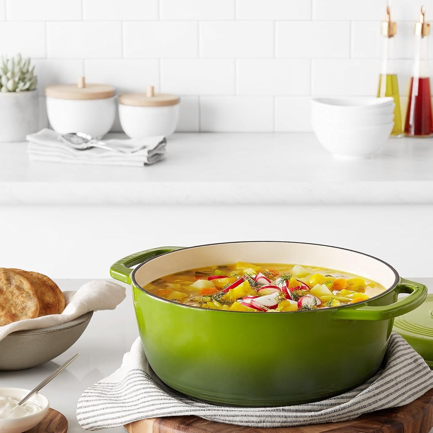 Amazon Basics Enameled Cast Iron Dutch Oven Pot with Lid, Round, Dual Handles, Heavy-Duty, Oven Safe, 6-Quart, Green