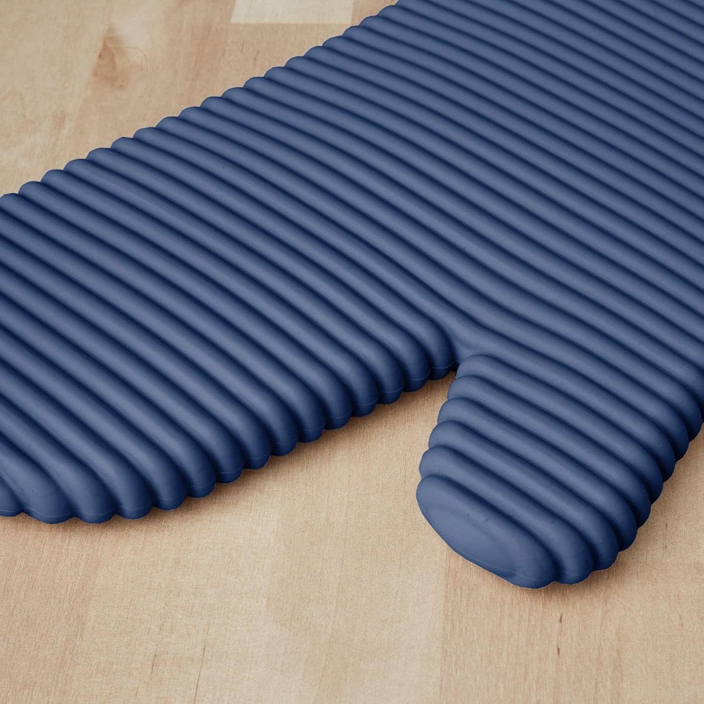 KITCHENAID Ribbed Soft Silicone Oven Mitt 2-Pack Set, 7.5"x13", Blue Willow