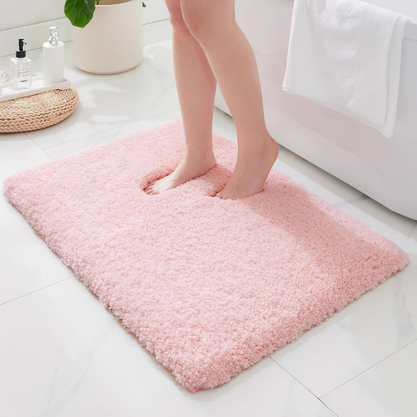 ILANGO Dark Pink Bathroom Rugs 24" × 17" Small Non Slip & Super Absorbent Extra Thick Soft, Washable Bath Mat for Floor, Microfiber Plush Shaggy Bath Rug with Rubber for Bathtub Shower Room Sink