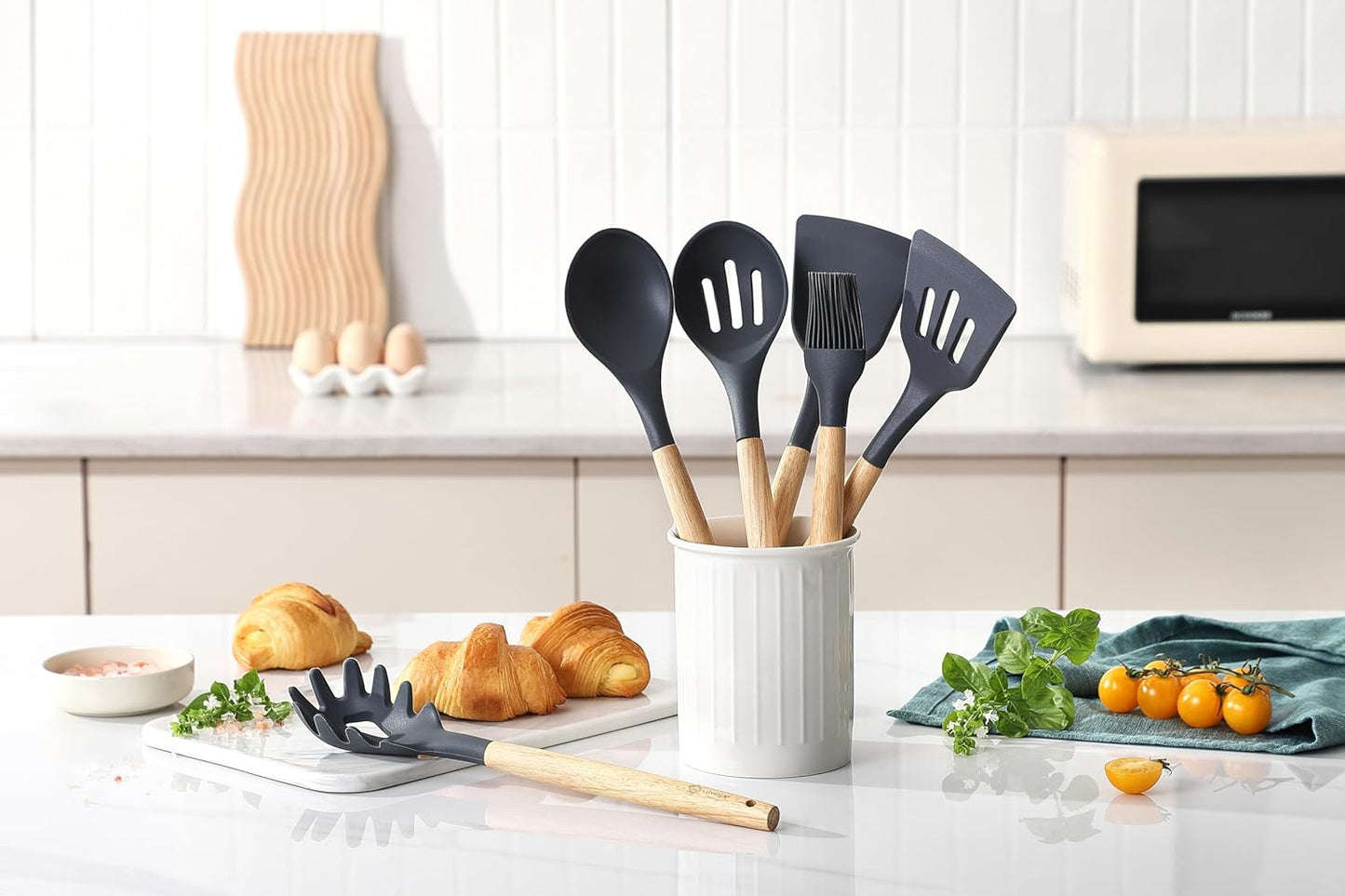 Kitchen Utensils Set 6 PCS, Non-Toxic Cooking Utensils with Heat-Resistant Silicone Spatula, Large Serving & Slotted Spoon, Flexible Spatulas, Brush and Spaghetti Rake - Ideal Starter Set