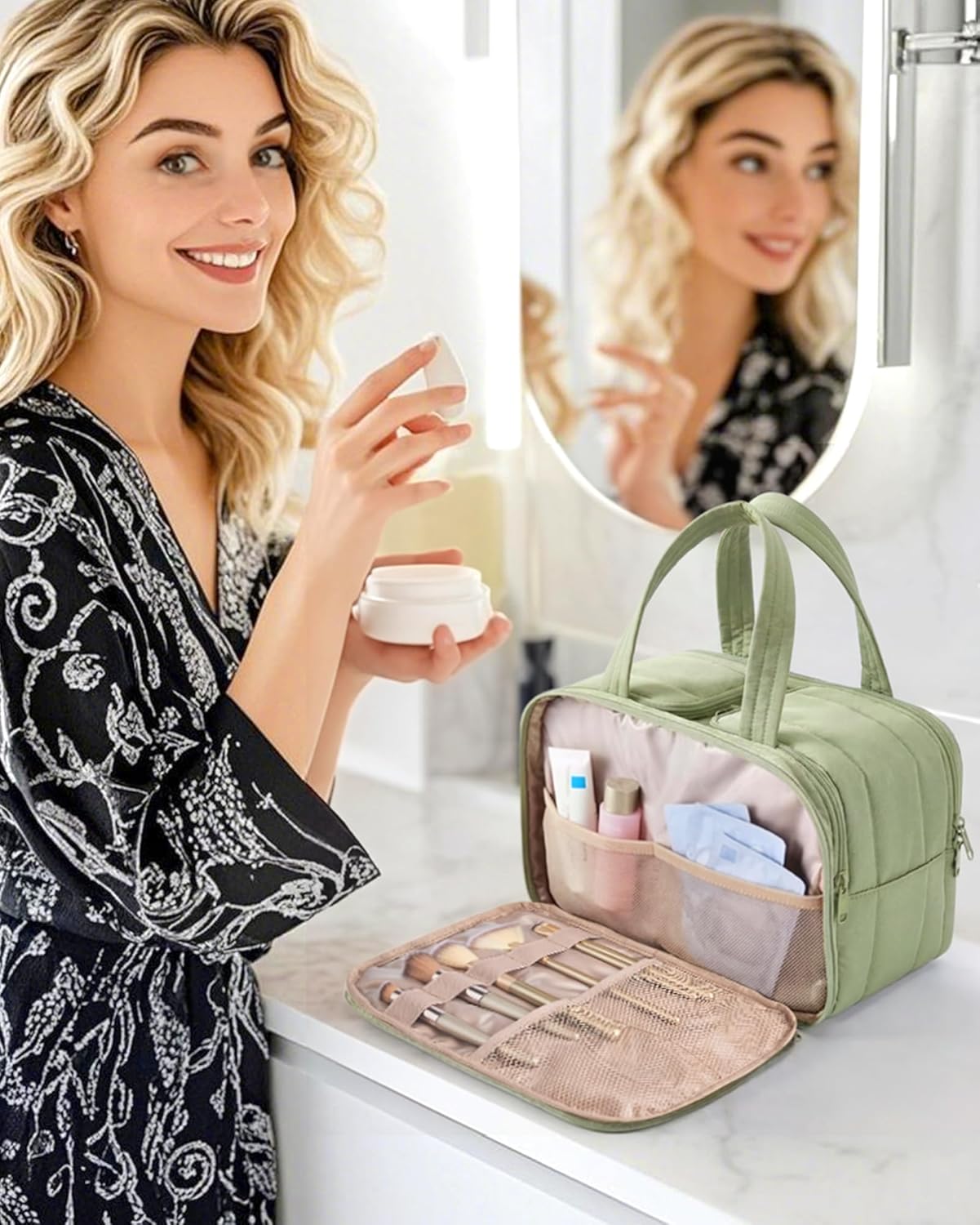 BAGSMART Travel Toiletry Bag, Puffy Large Toiletry Bag for Women, Lightweight Cosmetic Makeup Bag Organizer with Handle for Traveling, Accessories, Essentials, Toiletries (Green)