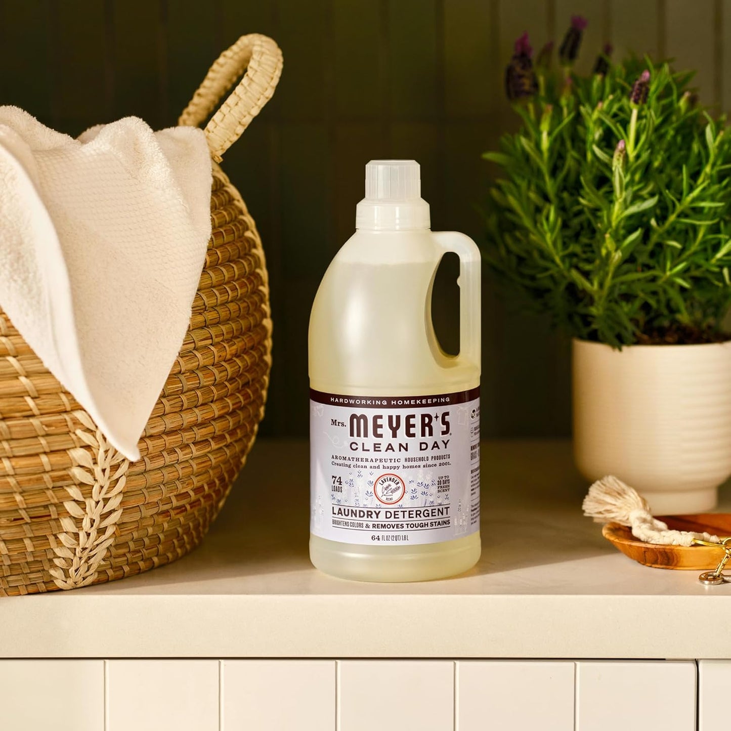 MRS. MEYER'S CLEAN DAY Liquid Laundry Detergent, Biodegradable Formula Infused with Essential Oils, Lavender, 64 oz (64 Loads)