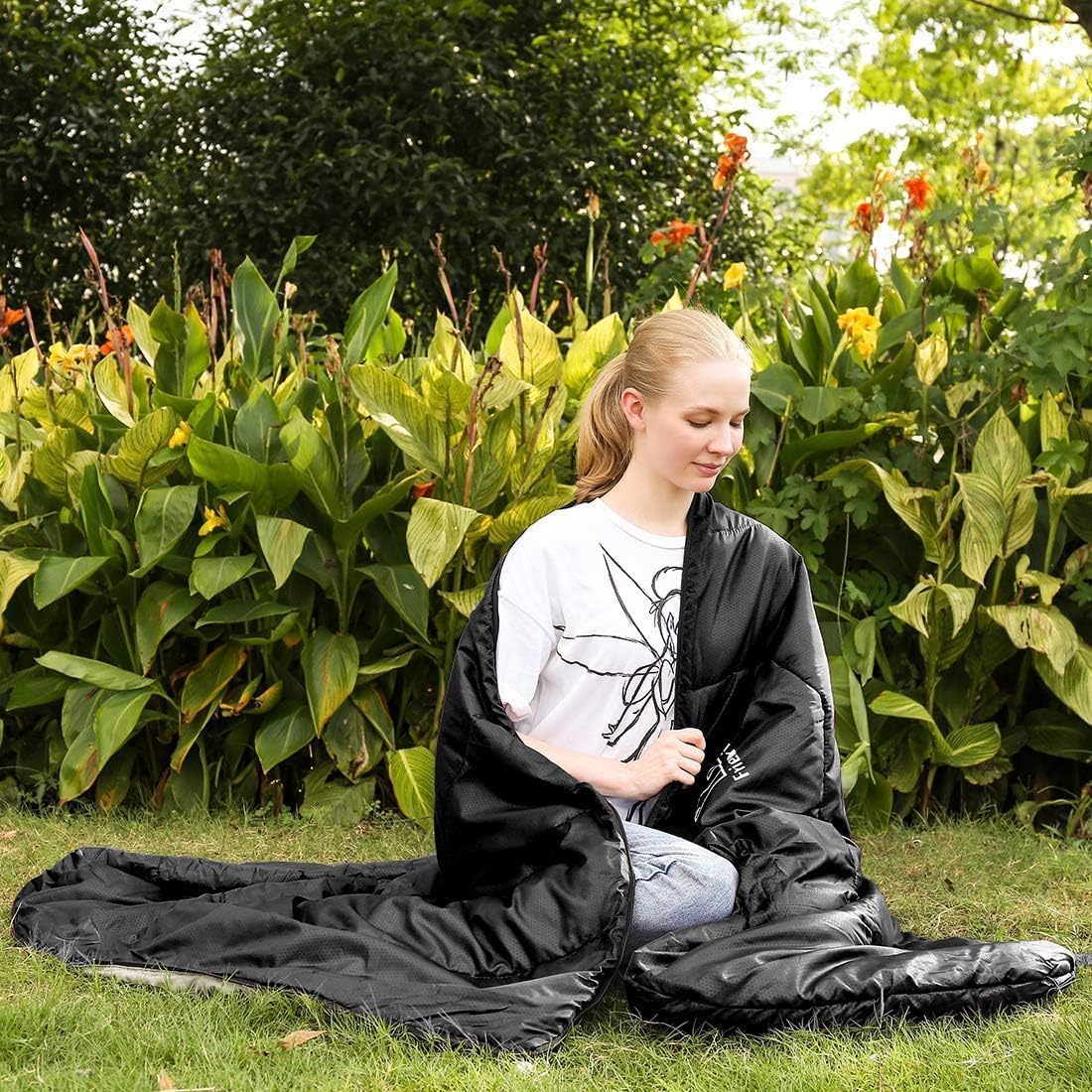 XL Size Upgraded Version of Camping Sleeping Bag 4 Seasons Warm and Cool, Lighter Weight, Adults and Children Can Use Waterproof Camping Bag, Travel and Outdoor Activities
