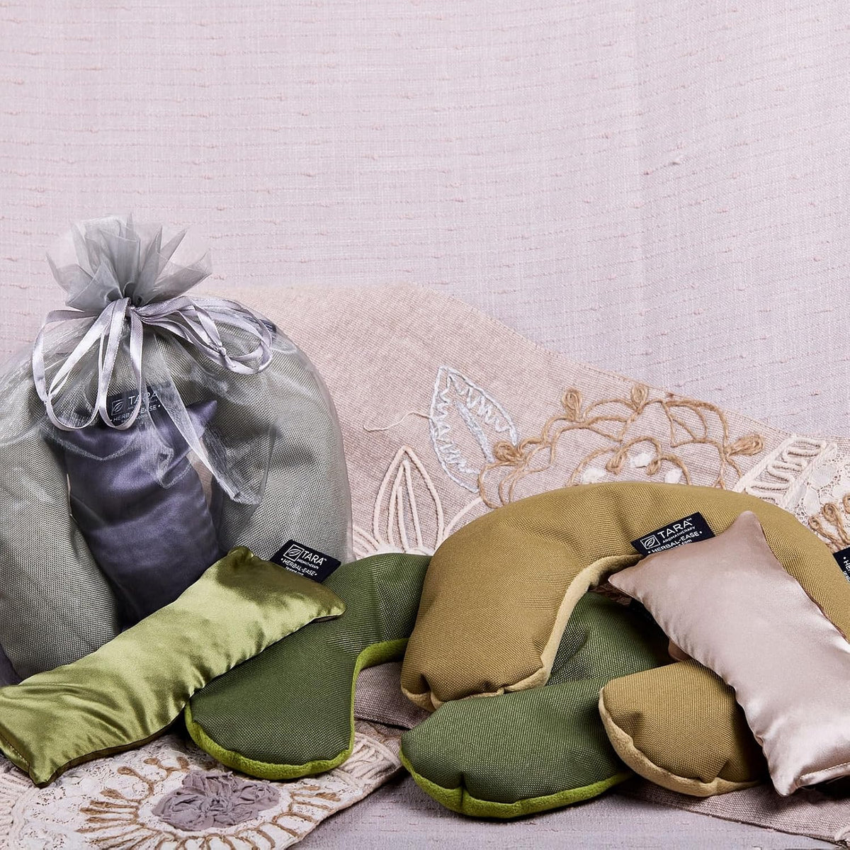 TARA Spa Therapy Herbal-Ease Aromatherapy Pillow Gift Bag Set, Neck + Silk Eye Pillow, Chai