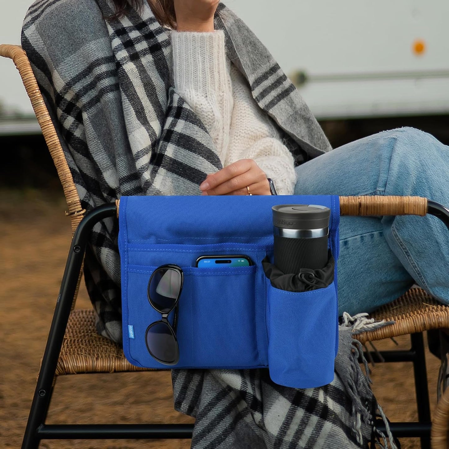 Xxerciz Beach Chair Cup Holder, Camping Chair Armrest Drink Organizer with Easily Attached Hook and Loop Strap, Universal Chair Accessory for Water Bottle, Sunglasses, Phone, Tablet, etc. (Blue)