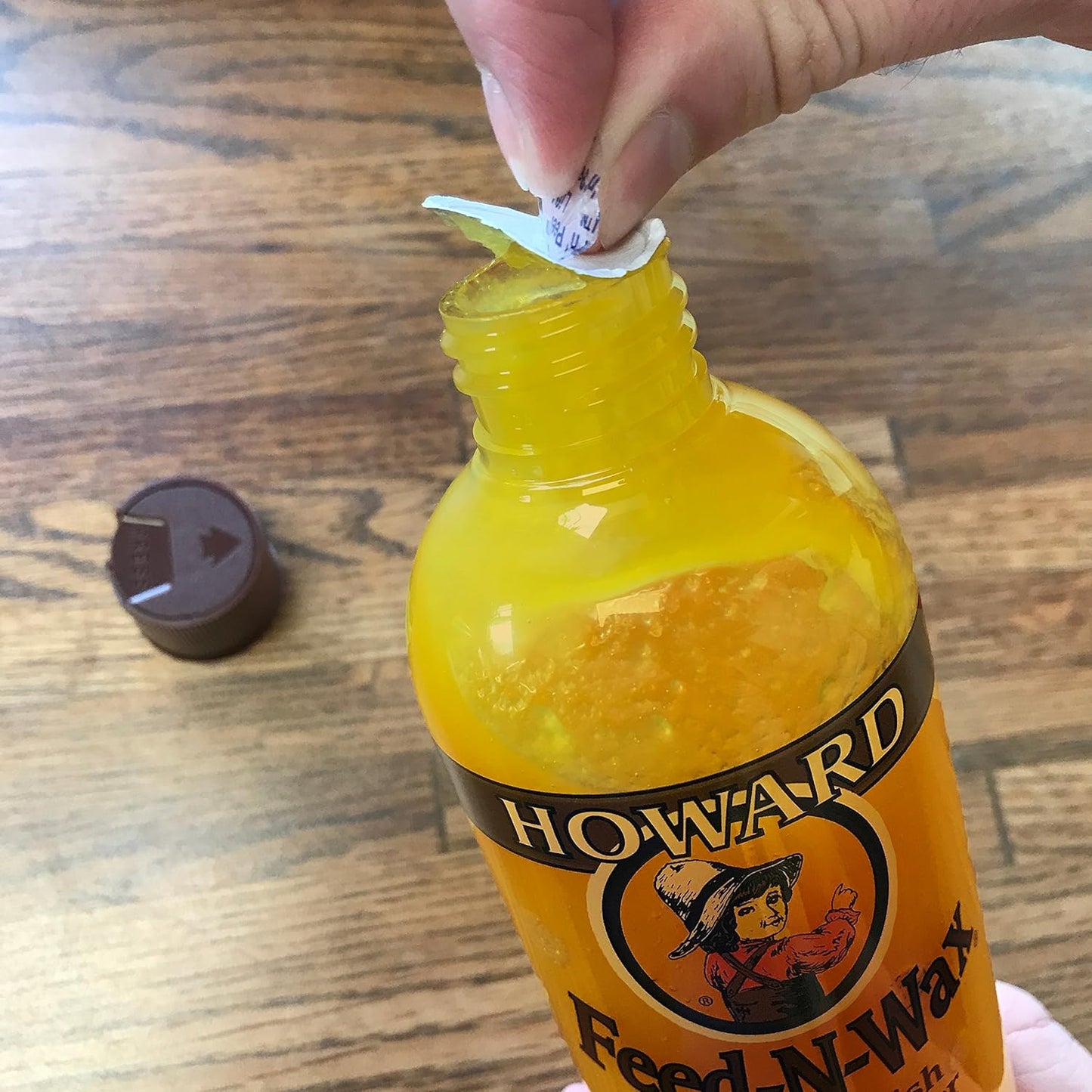 Howard Products Beeswax Wood Polish & Conditioner, Feed-N-Wax, Beeswax Furniture Polish For Wood, 16 Oz, Orange